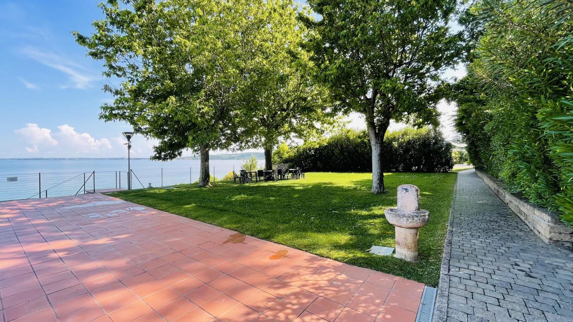 Casa Vacanze Blue Lake Padenghe sul Garda Eksteriør bilde